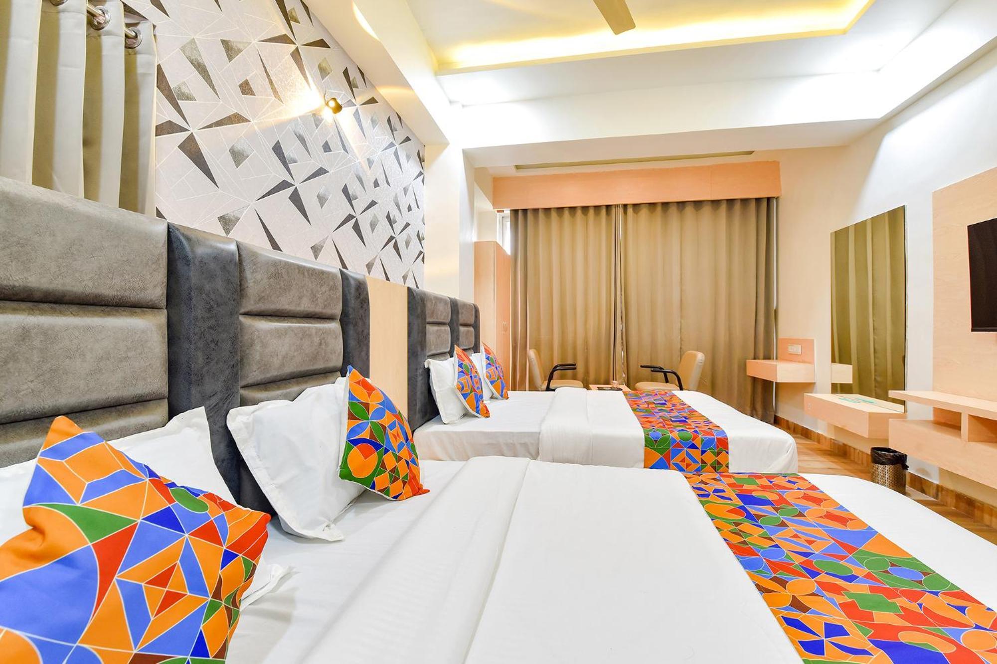 Fabhotel Symphony Grand Ahmedabad Exterior foto